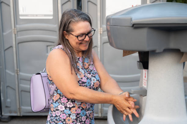 Portable Toilet Options We Offer in Elmwood Place, OH